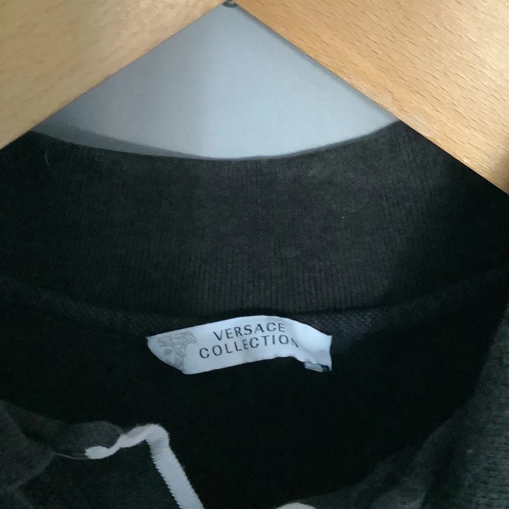 Versace Polo Shirt - Size M - Black - Pique Cotton - P2P 19โ - Picture 6 of 8